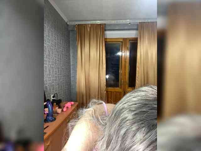 MissTemperament webcam