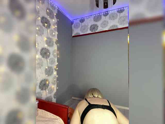 SVETIKBOMBOCHKA Live Webcam on BongaCams