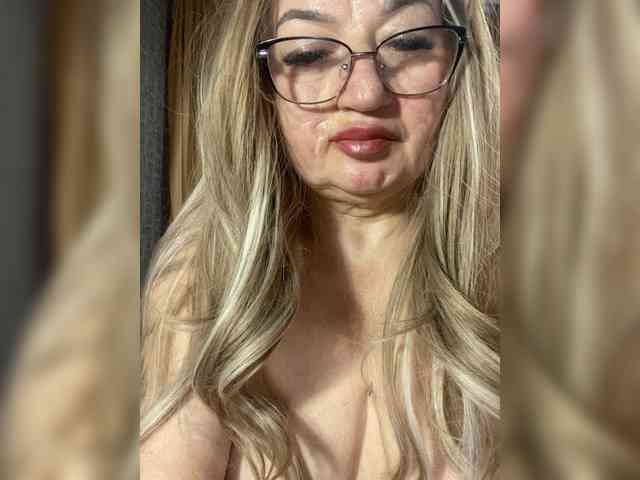 MissTemperament webcam