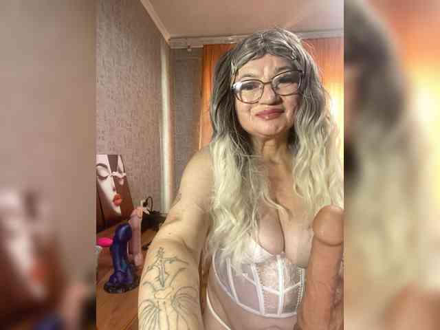 MissTemperament webcam