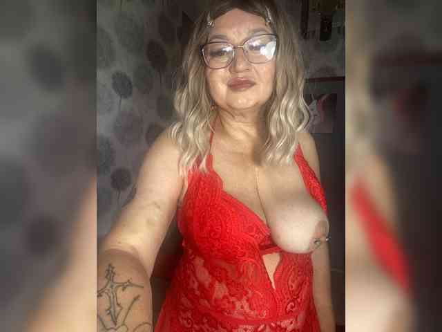 MissTemperament webcam