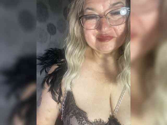 MissTemperament webcam