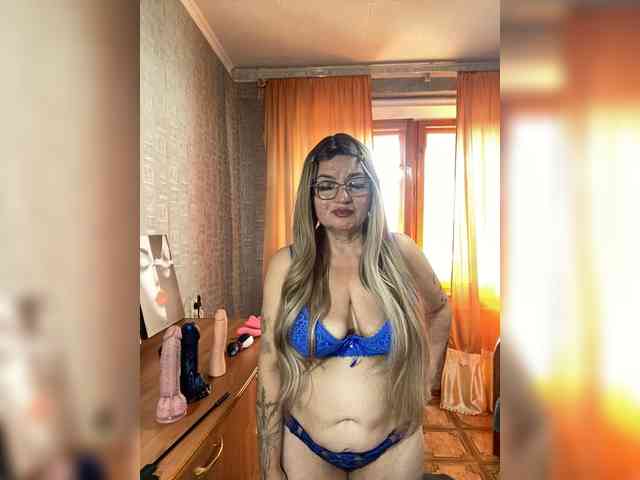 MissTemperament webcam