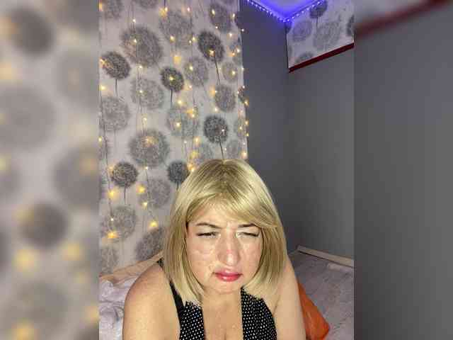 SVETIKBOMBOCHKA Sex Cam Show
