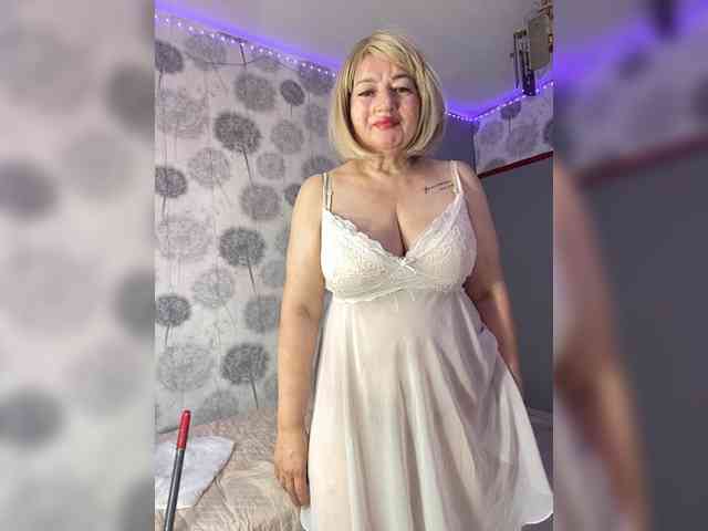 SVETIKBOMBOCHKA Sex Cam Show