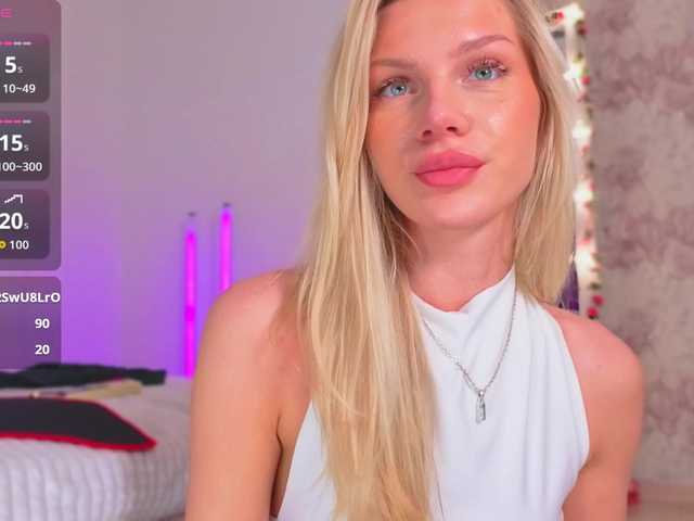 NicoleHampton's BongaCams show and profile