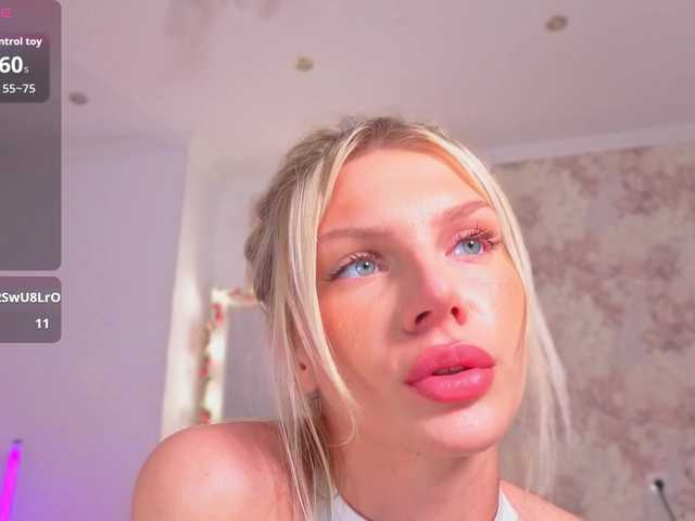 NicoleHampton's BongaCams show and profile