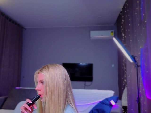 NicoleHampton live cam on BongaCams
