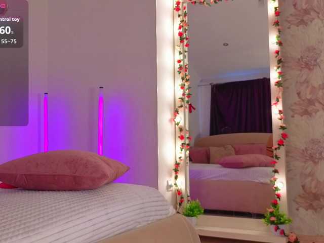 NicoleHampton's BongaCams show and profile