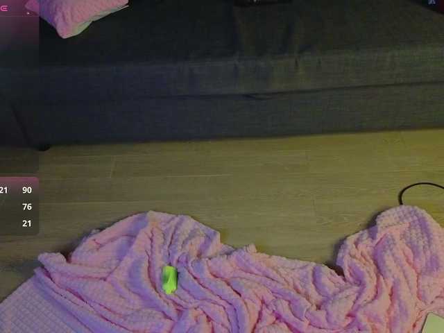 NicoleHampton's BongaCams show and profile