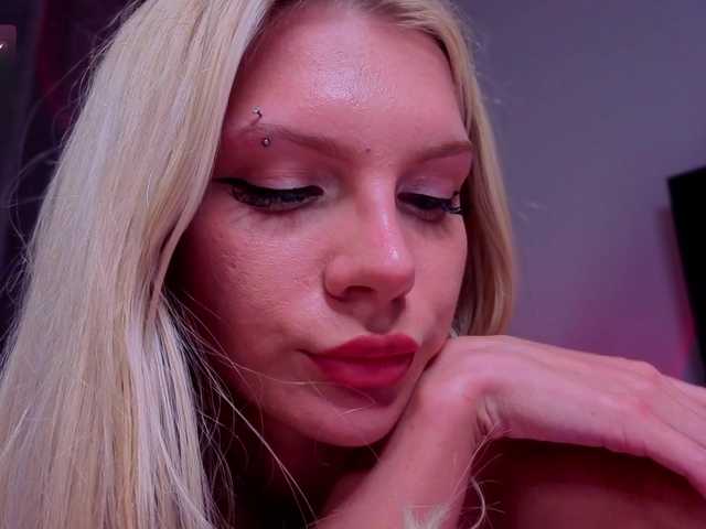 NicoleHampton live cam on BongaCams