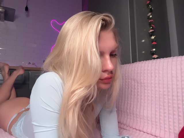le modèle NicoleHampton est en webcam porno dans un show sur le site bongacams, il possède les tags suivants: White/Caucasian,Blonde,Shaved