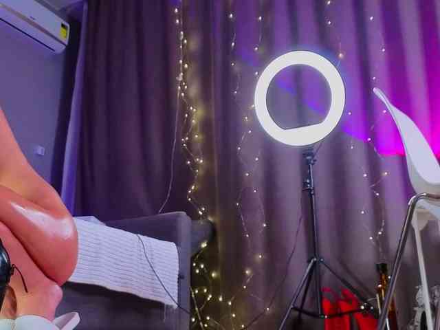 NicoleHampton webcam