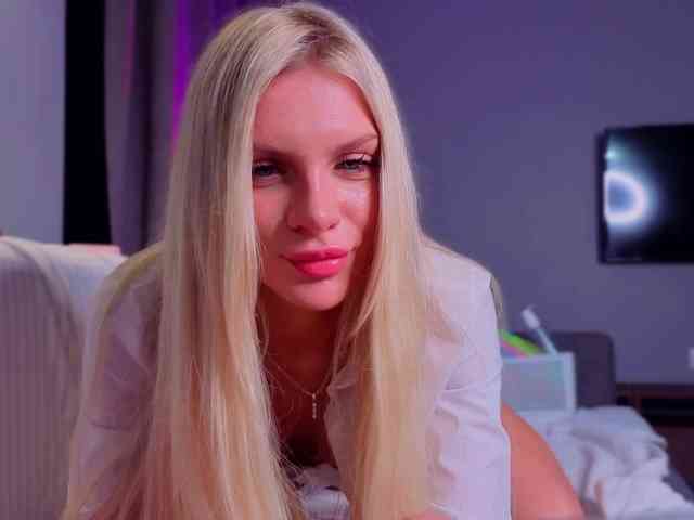 Модель: NicoleHampton