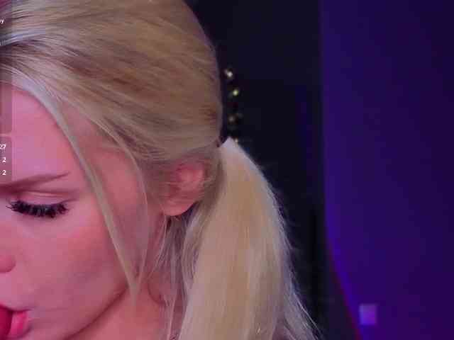 NicoleHampton webcam