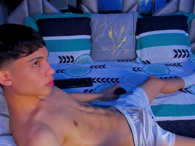 sebax-00 — live male cam