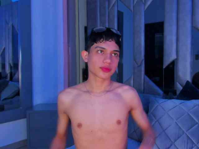 sebax-00 Sex Cam Show