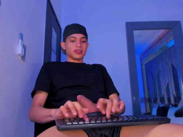sebax-00 Sex Cam Show