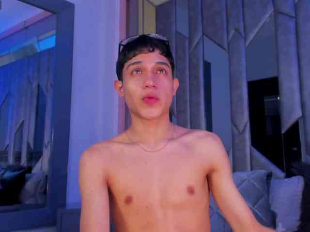 sebax-00 Sex Cam Show