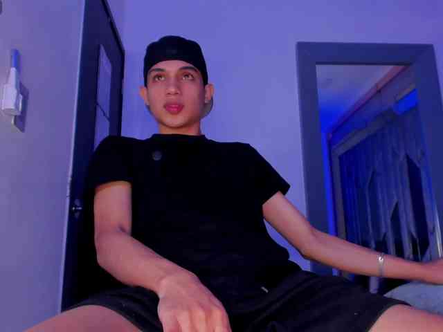 sebax-00 Sex Cam Show