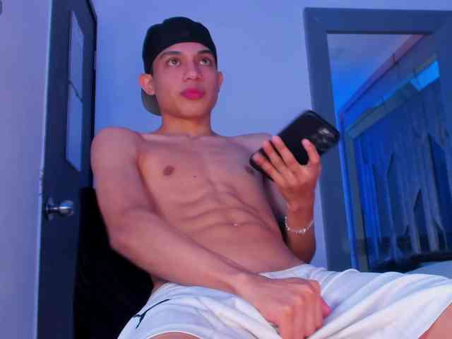 sebax-00 Sex Cam Show