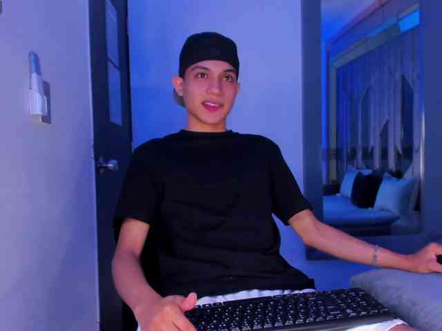 sebax-00 Sex Cam Show