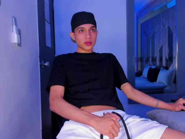 sebax-00 Sex Cam Show