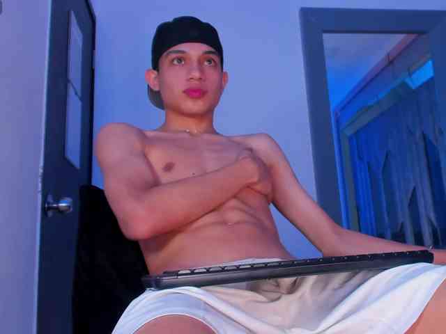 sebax-00 Sex Cam Show