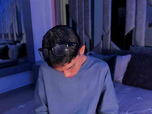 sebax-00 Sex Cam Show