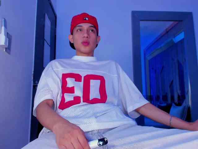 sebax-00 Sex Cam Show