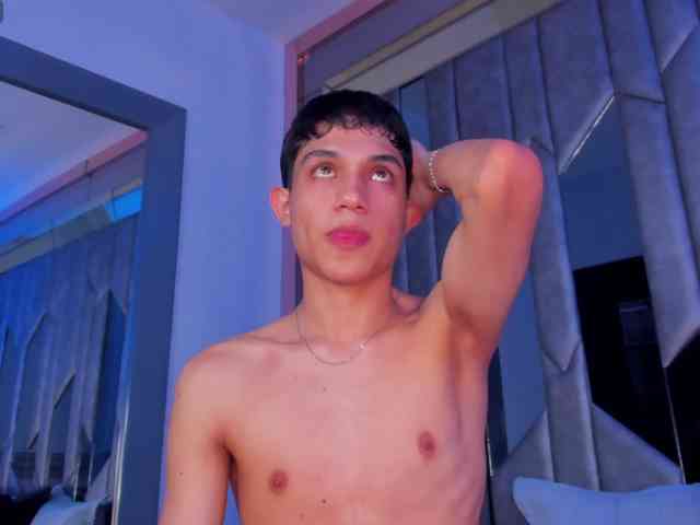 sebax-00 Sex Cam Show