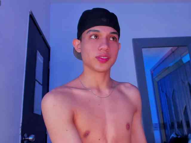 sebax-00 Sex Cam Show