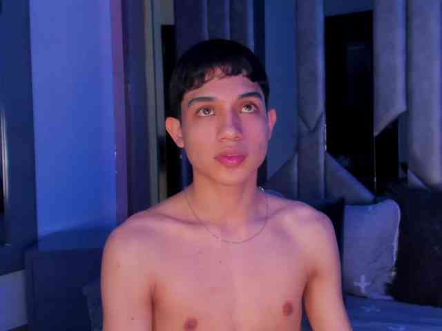 sebax-00 Sex Cam Show
