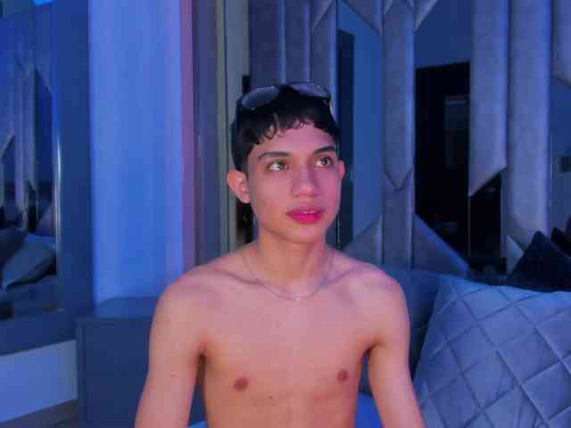 sebax-00 Sex Cam Show