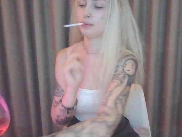 EmilyFlowers webcam