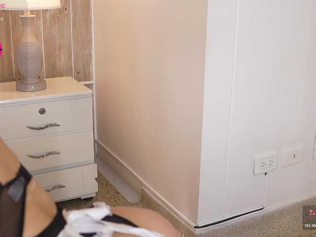laurencarter1 live cam on BongaCams