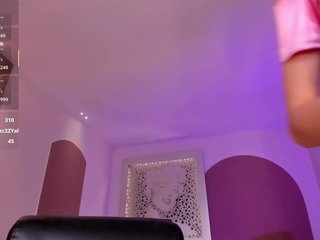 BellaConnor Porn Show