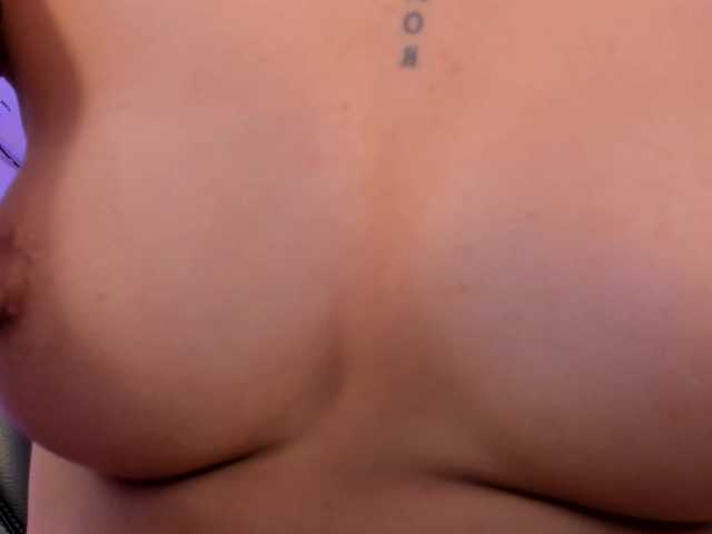 BellaConnor live cam on BongaCams