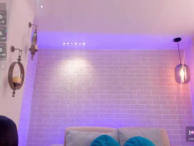 BellaConnor live webcam show