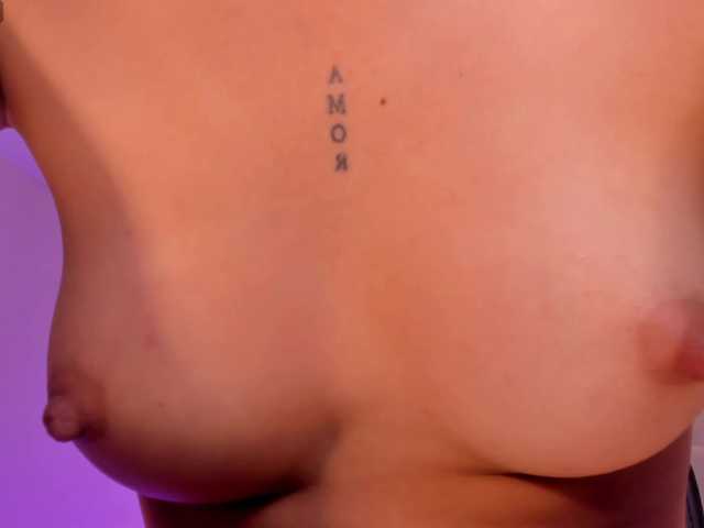 BellaConnor live cam on BongaCams