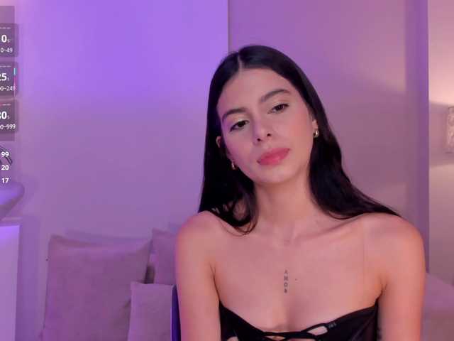 BellaConnor live webcam show