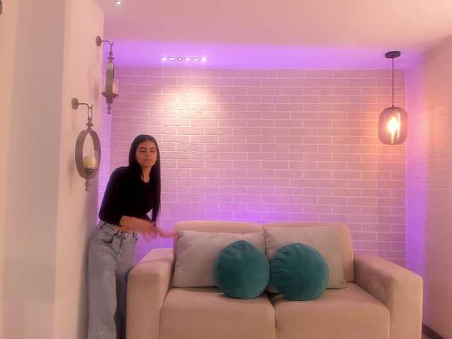 BellaConnor live webcam show