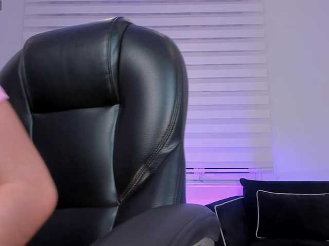 BellaConnor live cam on BongaCams