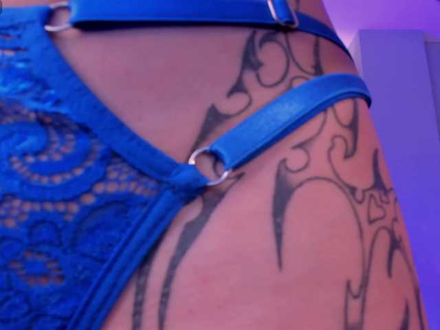 BellaConnor's BongaCams show and profile