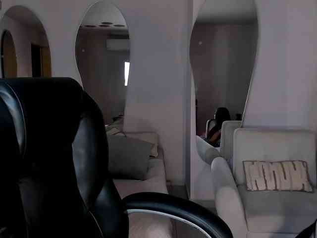 BellaConnor webcam