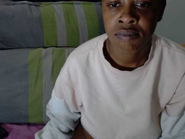 Skinybitchx live cam on BongaCams