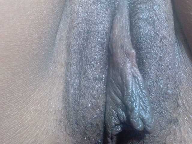 Skinybitchx live cam on BongaCams