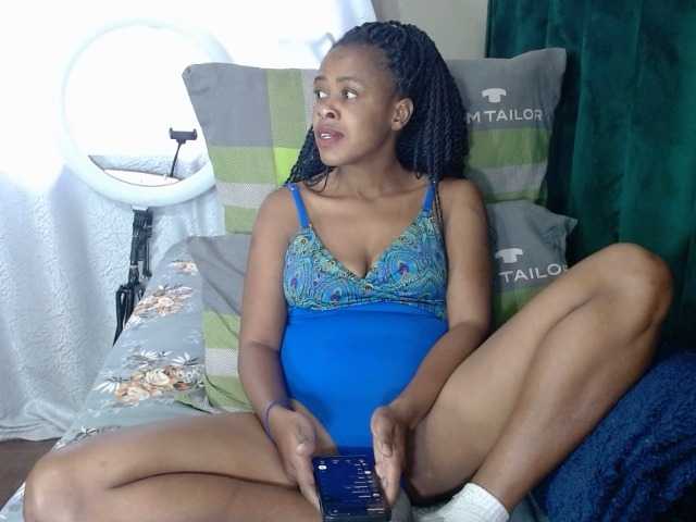 Skinybitchx live cam on BongaCams