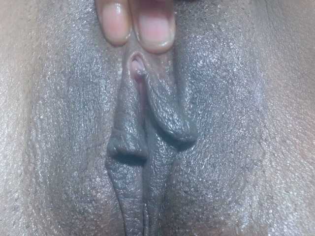 Skinybitchx live cam on BongaCams
