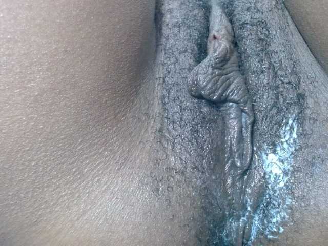 Skinybitchx live webcam show